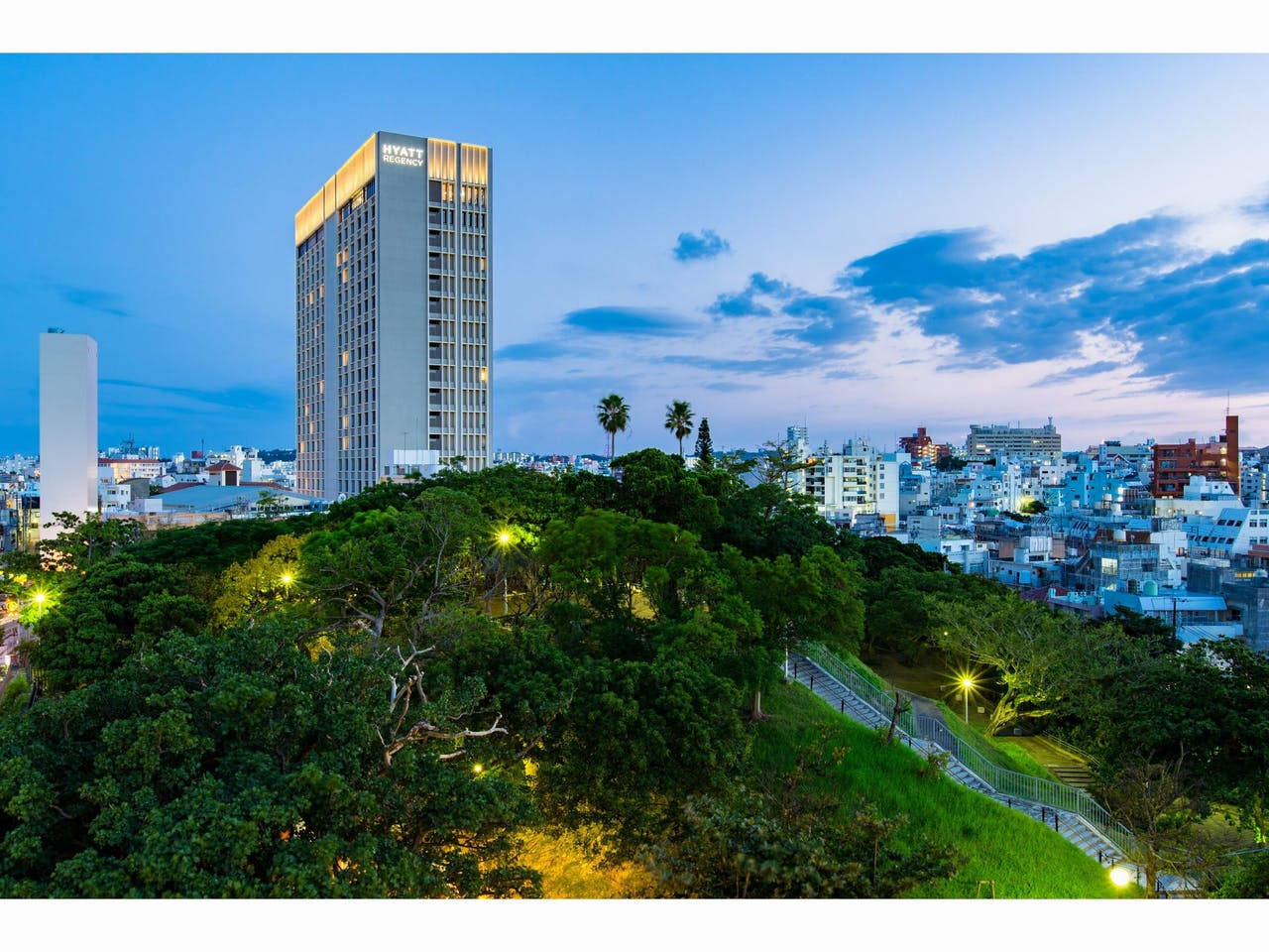 沖縄ホテルランキング カップルにおすすめ 夜景がきれな人気ホテル ソラ飛ぶイルカ